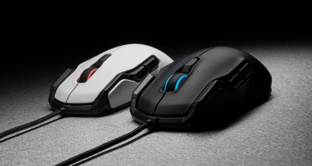 Roccat Kova AIMO im ausführlichen Test 1 Die Roccat Kova AIMO ist in Schwaz und Weiß erhältlich.