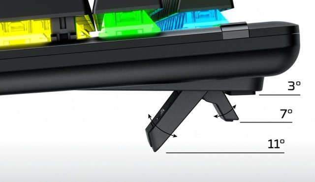 HyperX Alloy Origins im ausführlichen Test 3 An der Hyperx Alloy Origins Gaming Tastatur könnt ihr den Neigungswinkel in 3-Stufen einstellen.